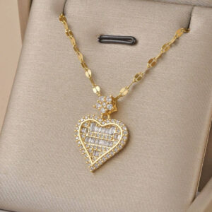 Trendy Women's Gold Plated Stainless Steel Heart Pendant Necklace - Stylish Fashion Jewelry