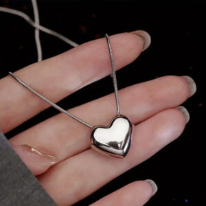 Durable Stylish Silver Heart Necklace Chain - Perfect Gift for Men and Women