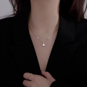 Elegant Shiny Zircon Water Drop Pendant Necklace for Women - Perfect Clavicle Chain Jewelry Gift