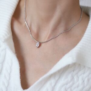 Stylish Women's Stainless Steel Chain Necklace with Oval CZ Pendant - Elegant Fashion Accessory for Every Occasion