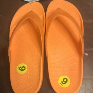 Women’s Crocs Flip Flops Size 9- NWT